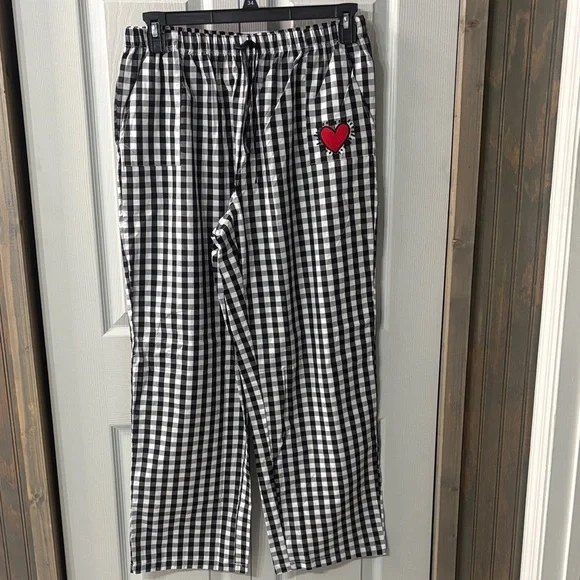 NWT Black & White Gingham Pajama Set with Pink LOVE Embroidery women’s L 28” - Picture 5 of 7